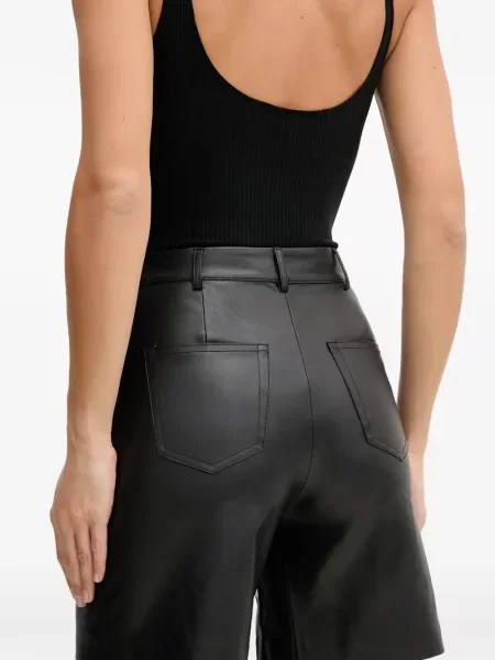 Pantaloni scurți Sisley din piele negru