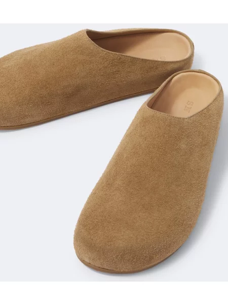 Papuci tip mules Studio Nicholson din piele de căprioară bej