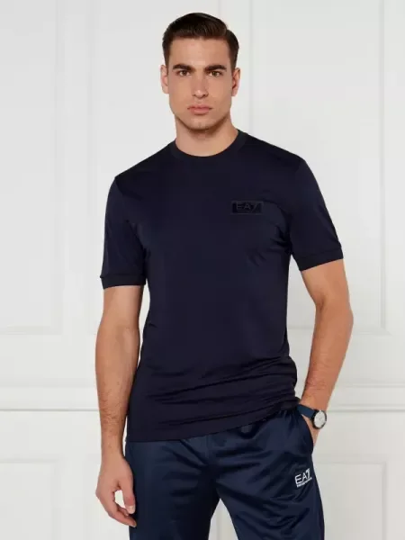 Tricou