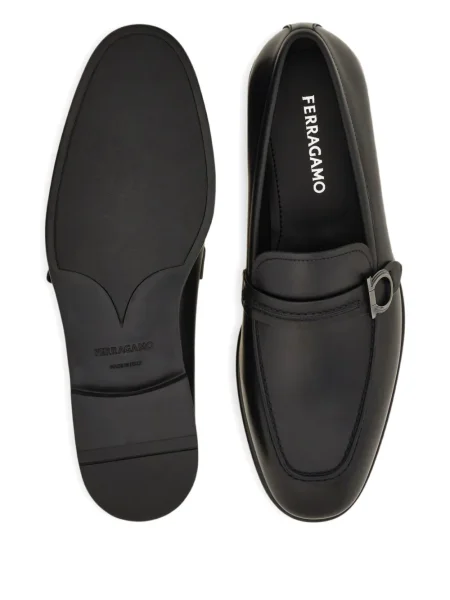 Pantofi loafer Ferragamo cu cataramă negru