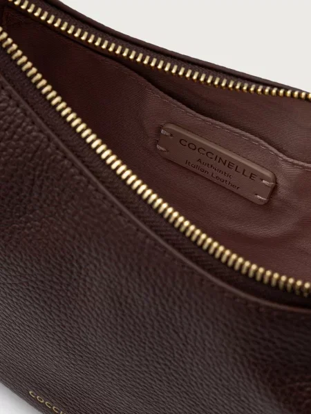 Кожаная сумка через плечо Coccinelle