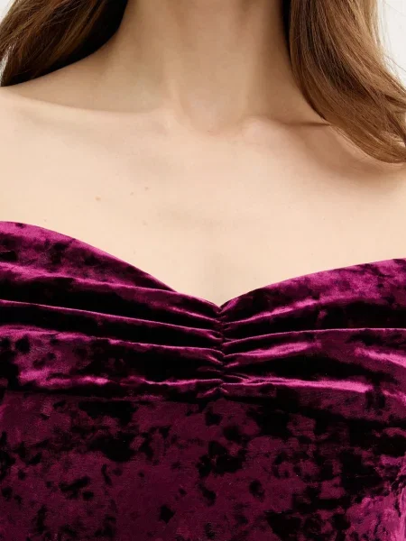Сукня Guess mini облягаюча бордовий