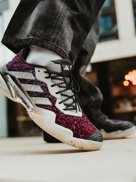 Маратонки Adidas Barricade с принт от джърси сиво