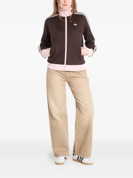 Dlouhé běžecké boty Adidas Terrex s krátkými rukávy s výstřihem do v černé