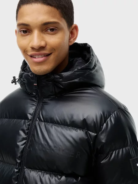 Пуховик Tommy Hilfiger с капюшоном черный