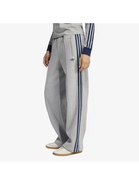 Потници adidas Engineered Rib Firebird Loose Track Pant Medium Grey Heather/ Night Indigo/ Magic Mauve M сиво