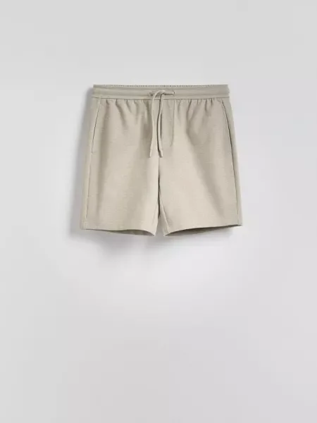 Reserved Pantaloni scurți regular din structurat verde-pal verde