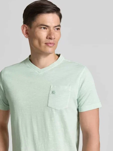 T-shirt z dekoltem w serek w kroju regular fit Lerros