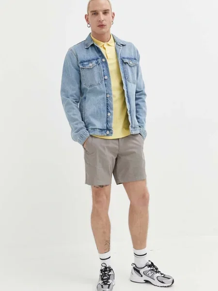 Къс панталон Abercrombie & Fitch сиво