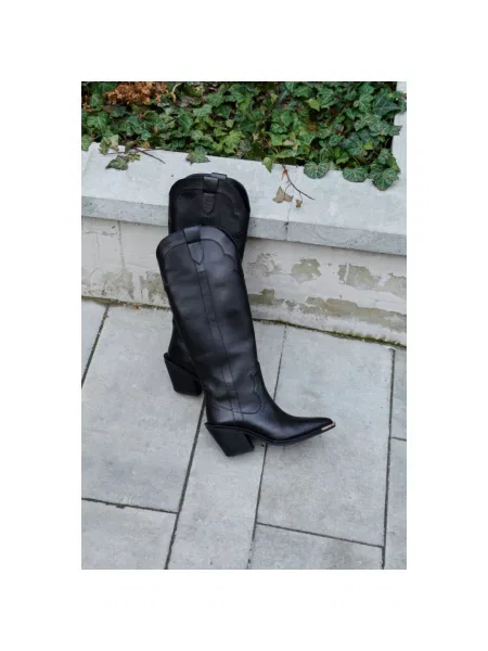 Ботфорты Estro черные