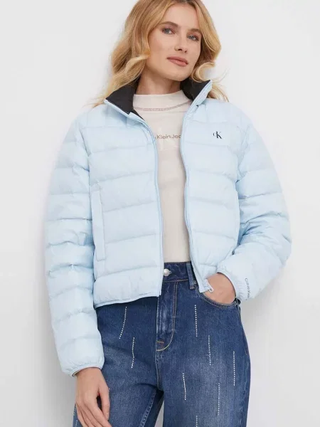 Kurtka pikowana z detalem z logo Calvin Klein Jeans niebieska