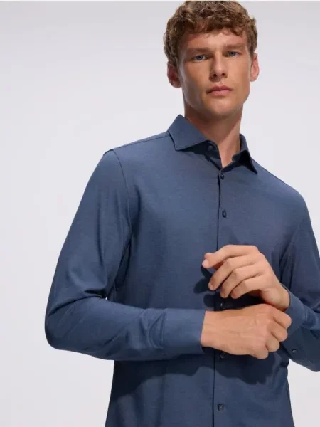 Reserved Cămașă slim din Oxford bleumarin