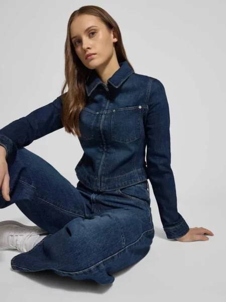 Kurtka jeansowa z zamkiem błyskawicznym i detalem z logo Levi's granatowa