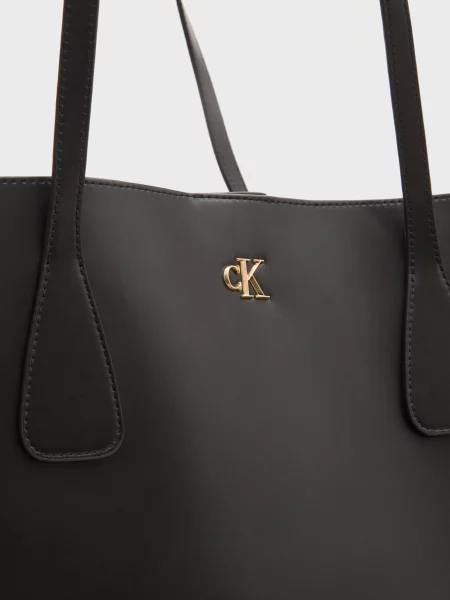 Клацання сумочка Calvin Klein чорна