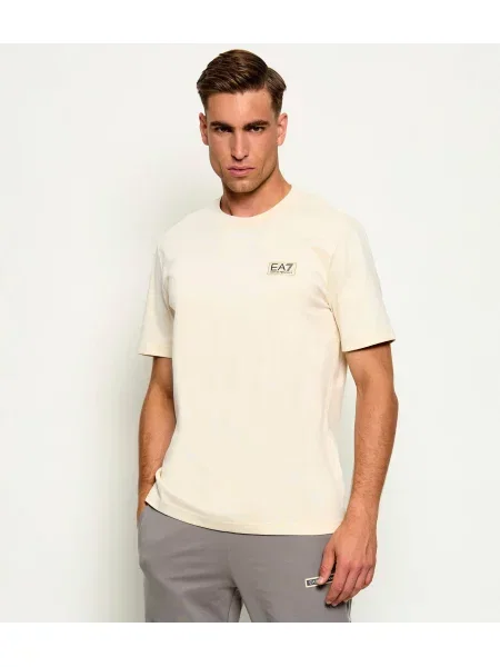 Tricou