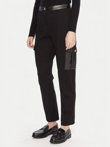 Gaudi Pantaloni din negru