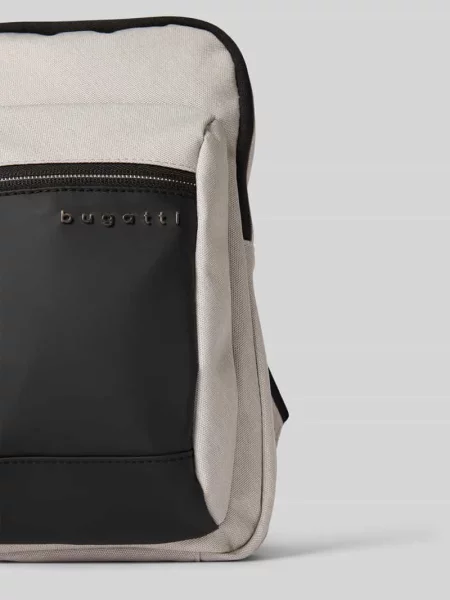 Torba na ramię z detalem z logo Bugatti