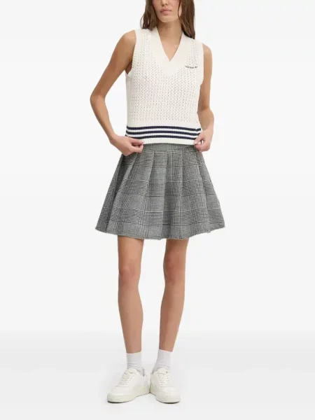 Pantaloni scurți Adidas tricotate cu dungi de costum negru