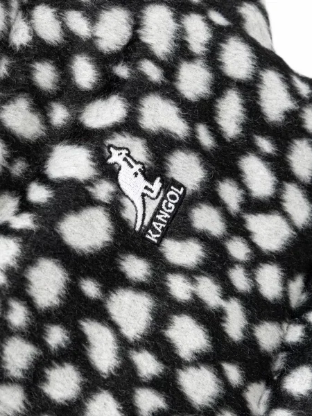 Căciulă Kangol cu imagine cu model leopard negru