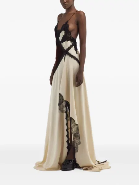 Nėriniuotas maxi suknele Roberto Cavalli a eilutė