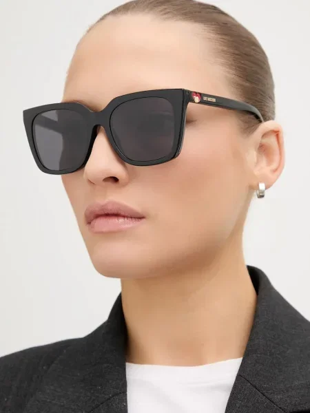 Sunčane naočale Love Moschino za žene crna