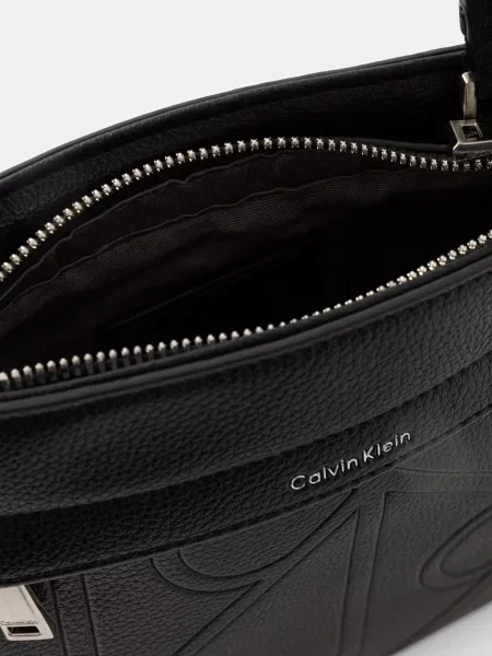 Calvin Klein Oldaltáska fekete