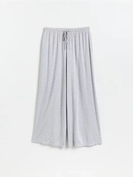 Reserved Pantaloni de trening cu croi larg deschis gri