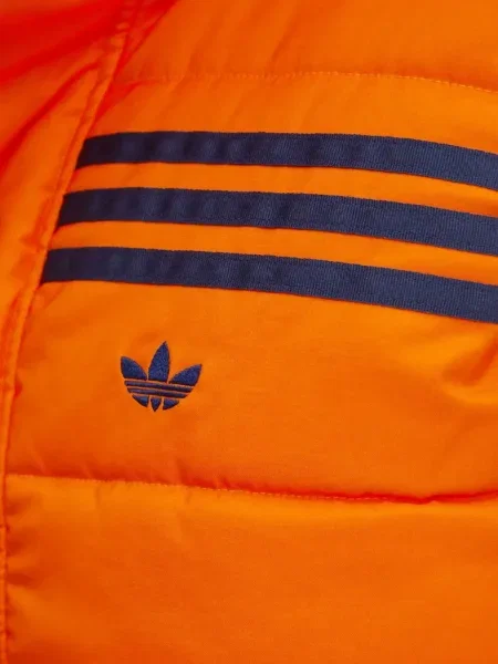 Пухен елец Adidas на райета с качулка бяло