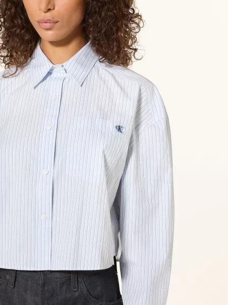 Bluzka krótka z kieszenią na piersi i wyhaftowanym logo Calvin Klein Jeans biała