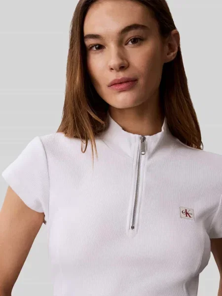 T-shirt o krótkim kroju slim fit z mieszanki bawełny Calvin Klein Jeans biała