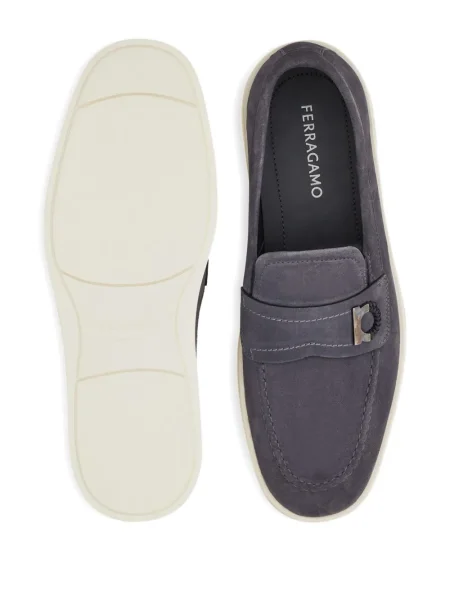 Pantofi loafer Ferragamo din piele de căprioară gri