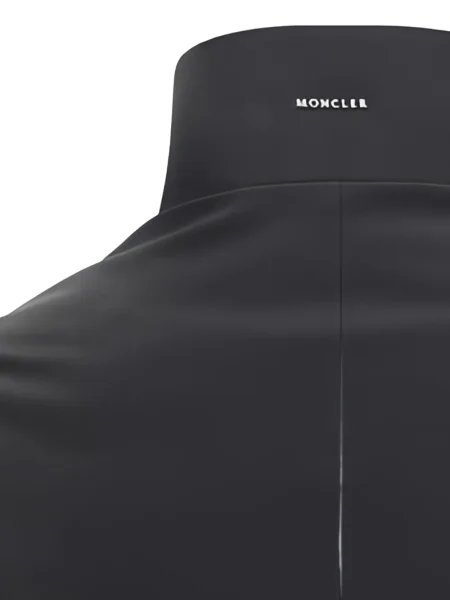 Яке Moncler черно