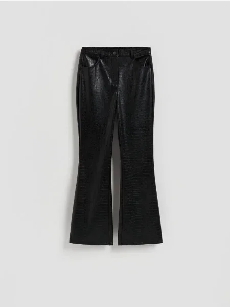 Reserved Pantaloni flare din piele ecologică negru