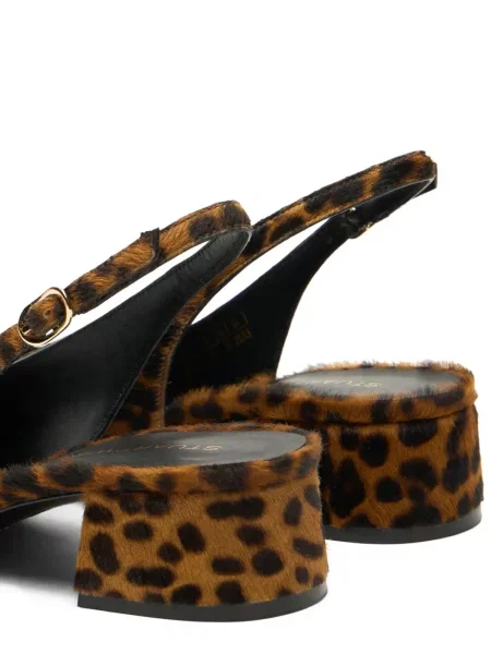 Pantofi cu toc Stuart Weitzman cu model leopard slingback maro
