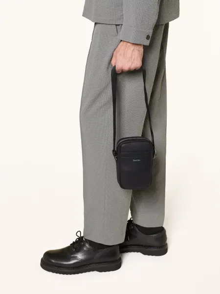 Calvin Klein Taška přes rameno černá