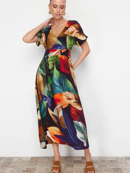 Midi obleka Trendyol s cvetličnim vzorcem s potiskom nad koleni