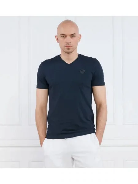 Tricou