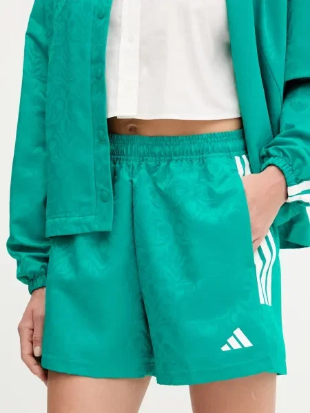 Къс панталон adidas House of Tiro тюркоазено с десен с висока талия