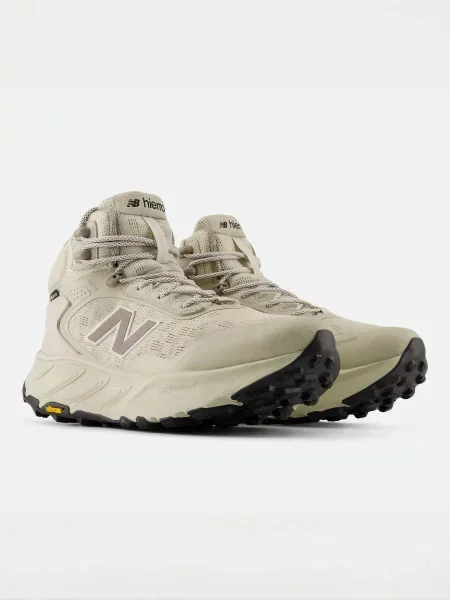 Замшевые повседневные кроссовки New Balance бежевые