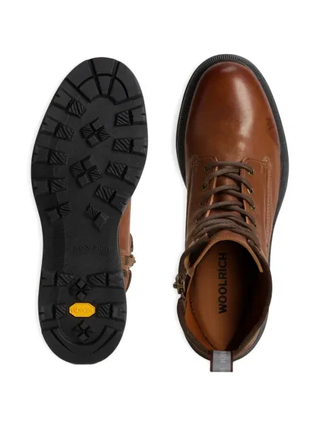 Botine Woolrich cu șireturi din dantelă maro