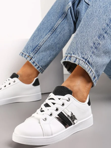 Sneakersy z Ozdobną Klamrą i Cholewką przed Kostkę Teralis czarne