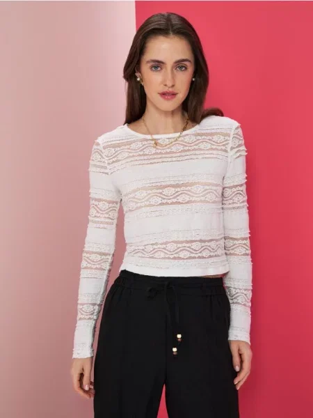 Блузка з ажурною вишивкою кремовий