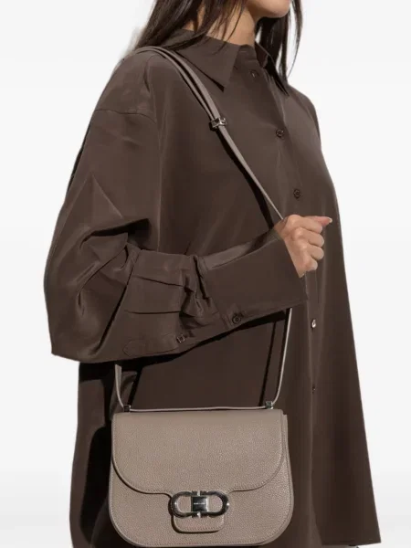 Geanta crossbody Ferragamo din piele maro