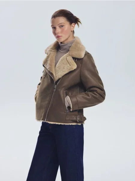 Reserved Пальто зі штучної шкіри бежевий