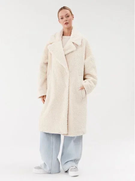 Usnjeni plašč Hugo