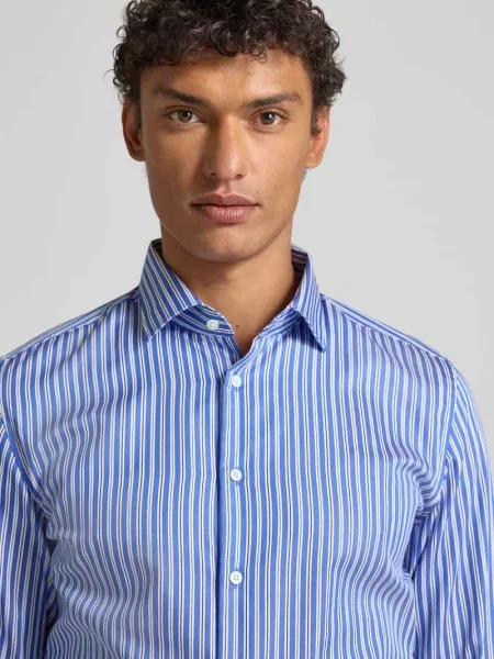 Koszula o kroju slim fit Biznes z bawełny z kołnierzykiem typu kent Seidensticker niebieska