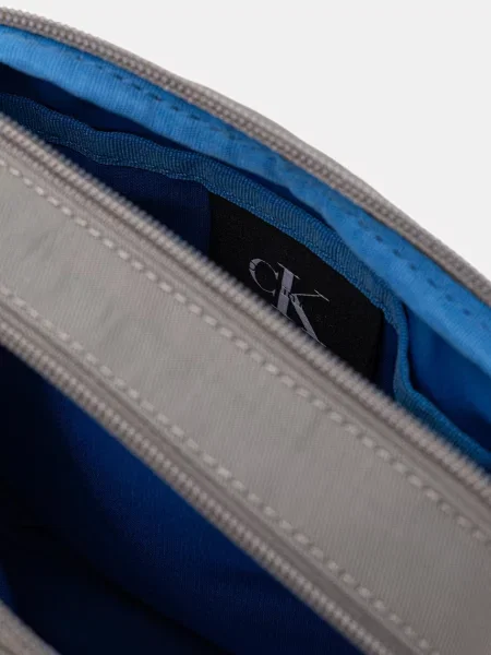Calvin Klein Válltáska kék fehér szürke