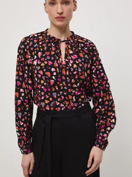 Блузка Medicine