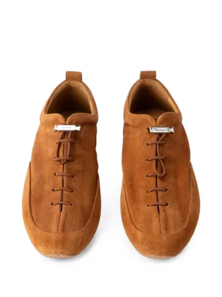 Sneakerși By Far din piele de căprioară maro