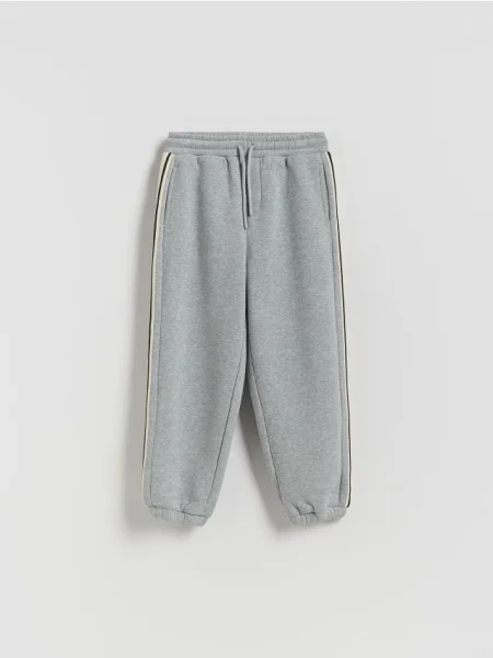 Reserved Ocieplane spodnie dresowe jasnoszary